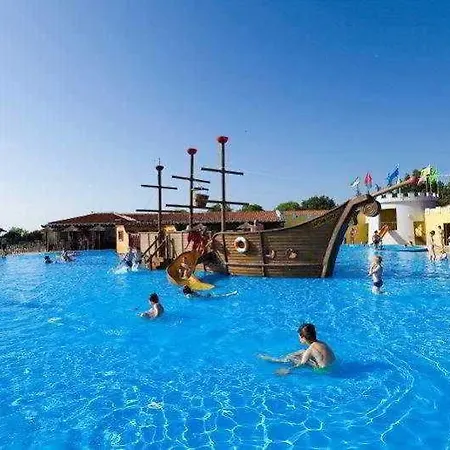 Village de vacances Mobile Homes Relax Park Umag 4*