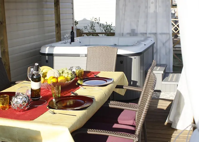 Mobile Homes Relax Park Umag 홀리데이파크 4*