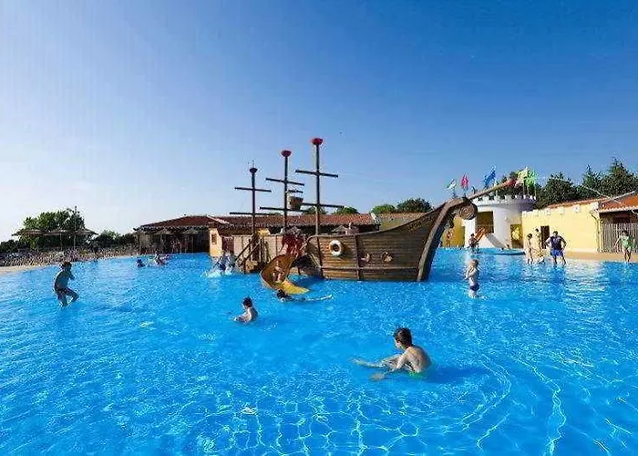 Holiday park Mobile Homes Relax Park Umag 4*