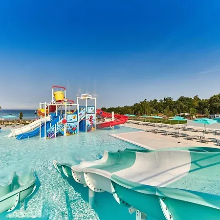 Vakantiepark Mobile Homes Relax Park Umag 4*