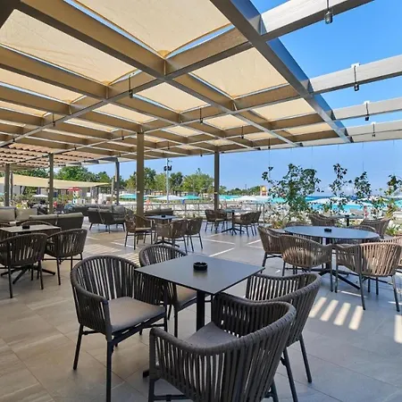 Mobile Homes Relax Park Umag Vakantiepark 4*